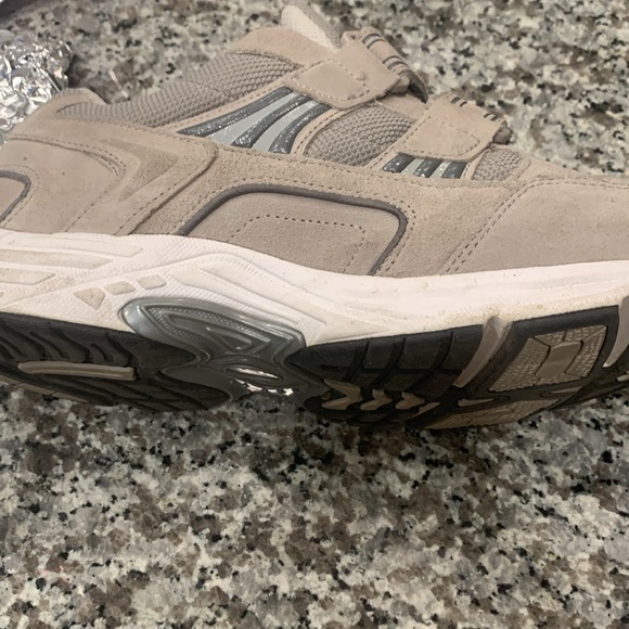 Vionic Men’s Suede Athletic Shoes - Picture 5 of 7